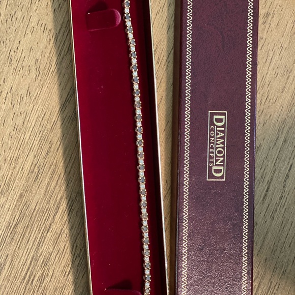 14K Yellow Gold Diamond Bracelet - Picture 2 of 6